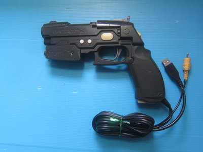 日製 PS 主機專用--namco NPC-106 光線槍 ..保存功能良好