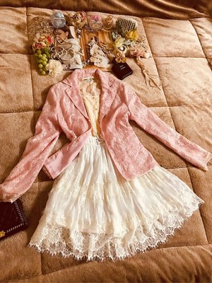 專櫃服飾克萊亞滿載亮銀蔥小香風粉系網紗外套