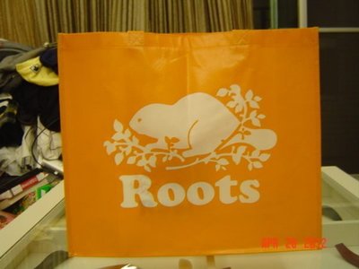 ROOTS 2012年 限量隠藏版-橘色 大型款   海狸環保購物袋 ( 全新) 特價:400元