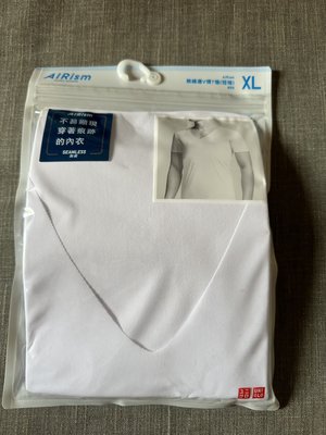 Uniqlo MEN AIRism 無縫邊白色V領T恤 XL尺寸 限量特價:300元 現貨2件 如圖中所示
