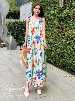 ✪ ＲｉｎｇＨｏｕｓｅＳｈｏｐ ✪ 日韓雜誌流行女裝時尚館　度假風　修飾　顯瘦　印花　吊帶連身裙