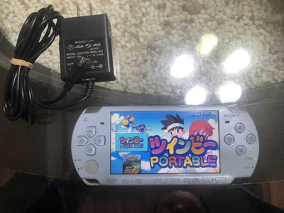 小朋友不玩了唯一一台超便宜土城可面交現貨Sony PSP 2000型二手遊戲主機.附充電線及16G記憶卡已改機