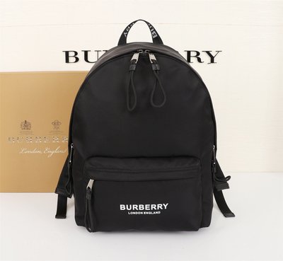 雅格精品代購 BURBERRY 巴寶莉 品牌標誌 新款後背包 雙肩包 美國outlet代購