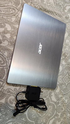一元起標宏碁 輕薄筆電Acer S40-10-32Z3 14 FHD i3-8130U 4G 1T HDD 銀