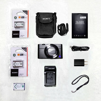 【極新】Sony RX100 M6數位相機 公司貨+Sony相機包+電池座充+3顆原廠電池-RX100M6