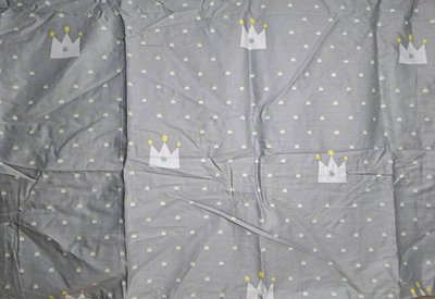 全新~70*130cm 嬰幼兒床墊套 純棉床包 嬰兒寶寶拉鍊式床套 (灰底黃冠)