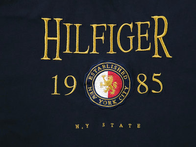 Tommy Hilfiger 深藍色/金色刺繡Logo  短袖T恤 (M) (一元起標 無底價)