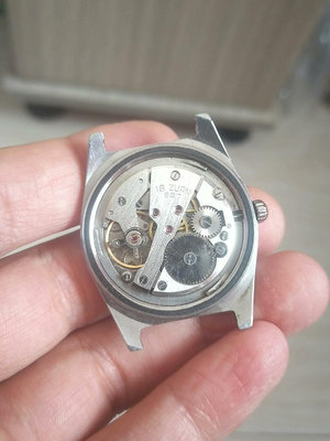 出售老上海7120手動機械手錶。成色一般。視頻圖片可見。機芯