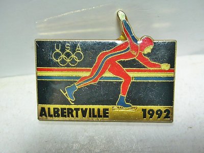 aaL皮1商旋.少見1992法國阿爾貝(Albertville)冬季奧運USA滑雪造型徽章/勳章/紀念章距今已有27年