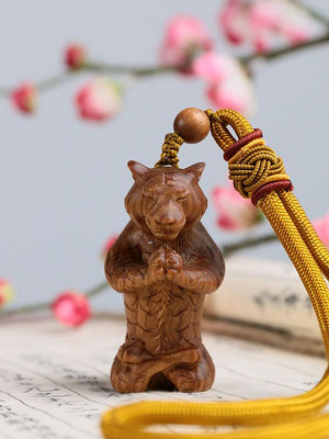 澳洲檀香木雕手把件坐禪虎生肖動物老虎沉水雕刻把玩掛件文玩禮品