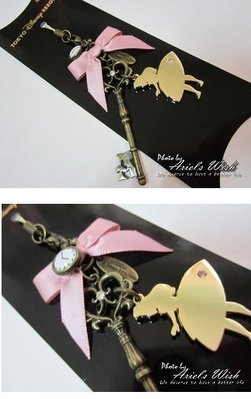 Ariel's Wish-日本Tokyo東京Disney迪士尼愛麗絲Alice粉色蝴蝶結緞帶復古鑰匙時鐘手機吊飾包包掛飾
