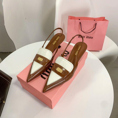 新款熱銷 MIUMIU 金幣尖頭貓跟涼鞋女2022年新款淺口復古包頭高跟鞋明星大牌同款服裝包包