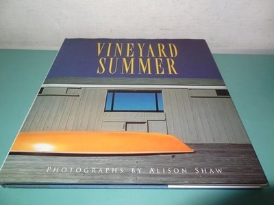 典藏乾坤&書---攝影---VINEYARD SUMMER ISBN0-316-78345-5 Z