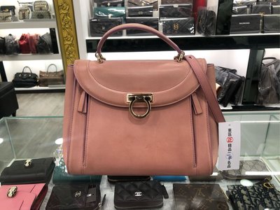 ㊣東區正精品㊣Salvatore Ferragamo 粉紅色全皮牛皮金扣肩背手提斜背兩用包RZ1794