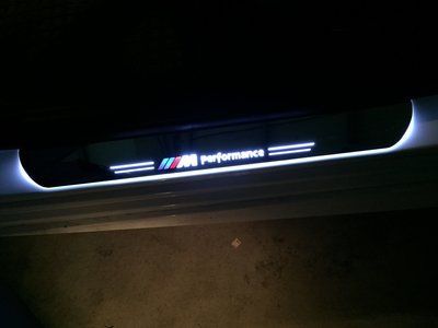 BMW f10 f20 f30 f11 320 520 迎賓燈 迎賓踏墊 迎賓式條 腳踏板 迎賓踏板 視覺冷光 迎賓燈條