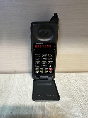 早期摺疊機MOTOROLA MICRO TAC II按鍵版手機 古董手機 早期電話 拍戲道具 擺件  道具 （可過電）