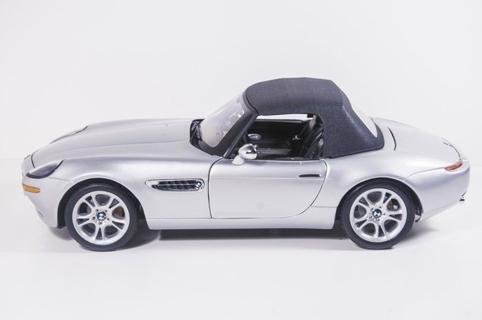 盒裝1 18 007 Bmw Z8 明日帝國汽車模型 Yahoo奇摩拍賣