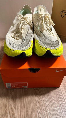 Nike  ZoomX Vaporfly Next 2 男鞋 米黃 綠 藍 輕量 泡棉科技。 9成新。US 13