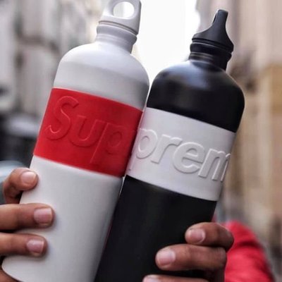 Supreme SIGG CYD 1.0L Water Bottle 2-