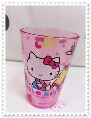 ♥小花花日本精品♥ Hello Kitty 漱口杯 水杯 兒童水杯 粉色 坐姿 畫畫 蝴蝶結 韓國製 11279600