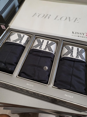 （買一送一）kissy男性內褲禮盒組.一盒3件.尺寸庫存在說明中.下單請備註顏色尺寸可選擇兩盒