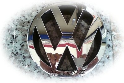 VW系列~GOLF-5-GTI 水箱罩標誌(VW)...全新原廠零件