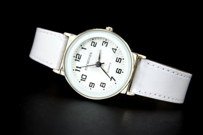 艾曼達精品~Bethoven時尚造型石英錶歐風傘狀切割鏡面真皮平面錶帶超清晰阿拉伯數字刻度