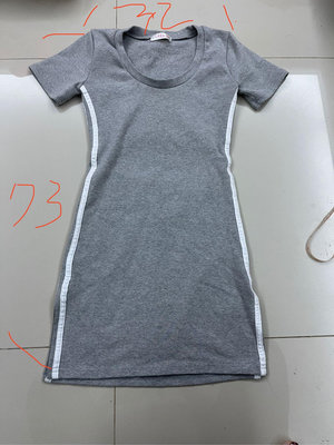 a peach洋裝 灰色條紋連身裙 鏤空露腰線條短袖圓領洋裝s xs