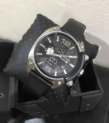 DIESEL Overflow 黑色面錶盤 黑色真皮革錶帶 石英 三眼計時 男士手錶 DZ4341