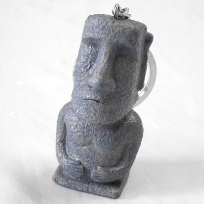 (I LOVE樂多)少見商品-智利復活島迷你Moai造型經典抱胸鑰匙圈 摩艾 送人自用兩相宜