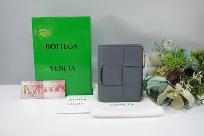 優買二手精品名牌店 BOTTEGA VENETA BV 742698 大象灰 小羊皮 大方格編織 釦式名片夾信用卡夾零錢包卡夾短夾錢包 全新