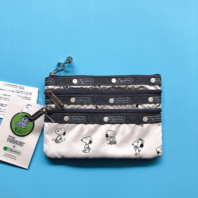 【熱賣精選】 限量促銷商品 LeSportsac x Snoopy 質感絲光面 3 zip 化妝包 收納袋 7158