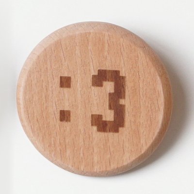 pana objects Wood Mood : emotion pinn badge 一木了然 - 胸針