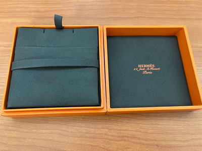 專櫃正品 Hermes 項鍊盒 橘盒  飾品盒 珠寶盒 皮革 珠寶盒 紙盒 盒子 HERMES CLIC H LOGO 琺瑯 防塵套