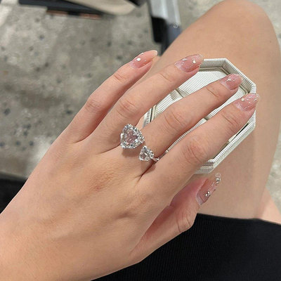Leann代購~swarovski 施華洛世奇奧地利水晶三角白色水晶開口戒指