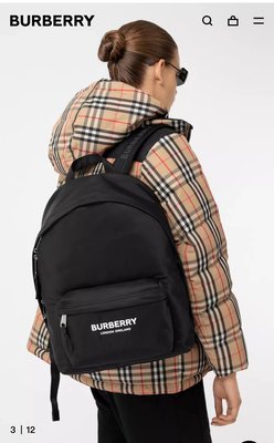 2022款 博柏利BURBERRY The Rucksack 軍旅背包 黑色 微型印刷 尼龍 大型 情侶款雙肩包/後背包