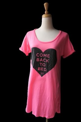 *Beauty*VICTORIA'S SECRET 維多利亞的秘密 螢光粉紅棉洋裝長版T恤  XS 800元