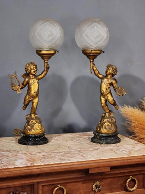 法國百年 特殊稀有 可愛嬌嫩 小天使 大理石燈座 手工立體雕刻 老玻璃 桌燈 (一對) 檯燈 G20⚜️卡卡頌 歐洲古董⚜️ ✬