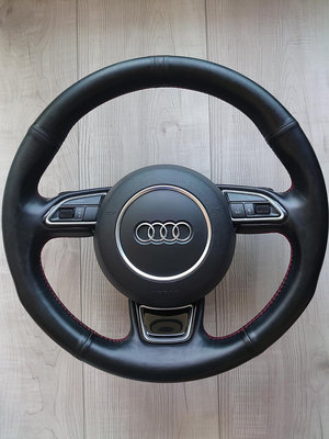 Audi 奧迪 A4 Avant (Sedan) B8.5 原廠方向盤 (含安全氣囊) 有左右換檔撥片