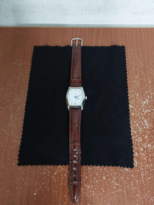 日本製 東方雄獅 Orient 藍鋼指針 晶鑽 藍寶石玻璃鏡面 酒桶型 腕錶 手錶