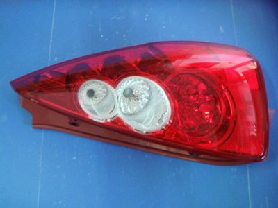 小亞車燈改裝※全新高品質MAZDA5 M5 馬自達5紅白晶鑽尾燈一顆1900元..