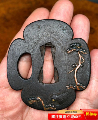 日本江戶時代古董刀鐔《木瓜型，鐵地純金赤銅鑲嵌刀鐔》 古玩 銅器 擺件【古雲】