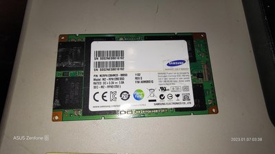 Sony筆電專用SSD 128Gx2,Model MZRPA128HMCD舊筆電拆下來的，  有一條不知道就把排線丟掉了，如圖兩條一起賣，300元