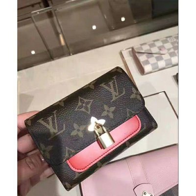 二手LV-LOUIS VUITTON M62578 字紋 八卡 拉鍊零錢袋 前鎖頭 三摺釦式短夾