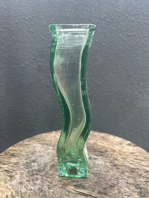 早期西班牙製彎曲造型綠色玻璃花瓶