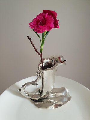 （二手）-新藝術時期花瓶，歐洲西洋古董純銀花瓶，花插，有銀標。用樹葉造 擺件 老物件 古玩【中華拍賣行】727