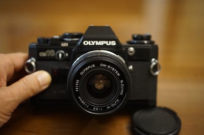 一機一鏡系出名門OLYMPUS OM10+ G.Zuiko 28mm F3.5 街拍鏡 AE1p ME