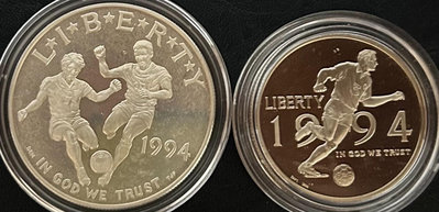 美國1994年世界杯足球賽精制1元銀幣+半元銅鎳幣，不單出。