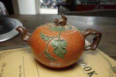 早期收藏茶壺泡茶壺-宜興手工紫砂茶壺-段泥-松鼠葡萄壺