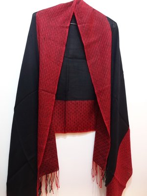 全新~ 黑色&amp;深紅色撞色高山純羊絨 100%pashmina cashmere喀什米爾 羊絨   披肩 ~D29